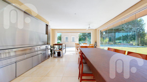 Venta Casa De 5 Dormitorios En Miralagos