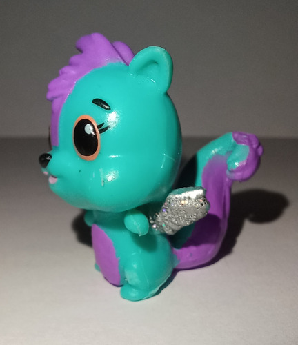 Figura Hatchimals Forest Blue Skunkle Zorrillo Azul (Usado)