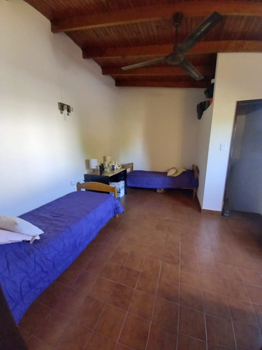 Imagen 9 de 14 de Casa En Tolosa. 5 Dormitorios Parque Pileta Reciclada