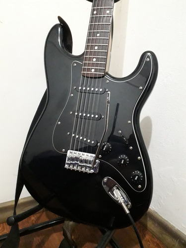 Guitarra Eléctrica Hyundai Stratocaster Korea 1990 (usado) Diestro Negro Palo De Rosa (Usado)