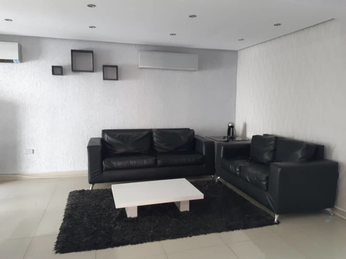 Imagen 5 de 26 de Leal Pérez Vende Townhouse En Mañongo, Villa Menhir