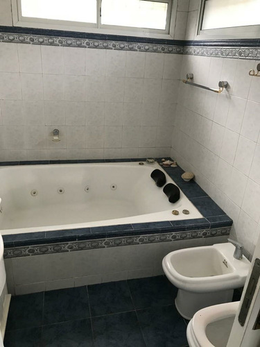 Imagen 27 de 30 de Casa Quinta Ranelagh Con Pileta Y Gran Parque