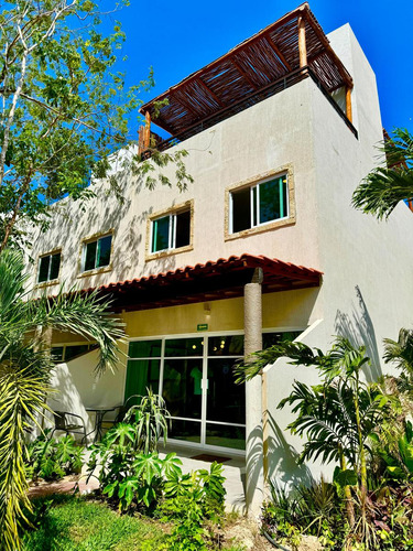 Casa En Venta En Playa Del Carmen De 2 Hab Con Alberca
