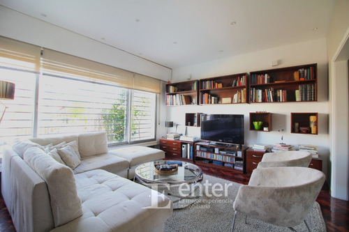 Imagen 1 de 25 de Divina - Gran Casa Con Hermoso Jardín- Zona Residencial De Parque Batlle - 4 Dormitorios / 3 Baños Construidos 224 M2 / Terreno 331 M2. Lugar Para Dos Vehículos.