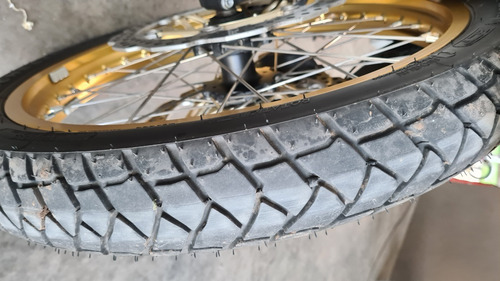 Imagen 9 de 13 de Honda Crf 1000l Africa Twin Manual Con Accesorios