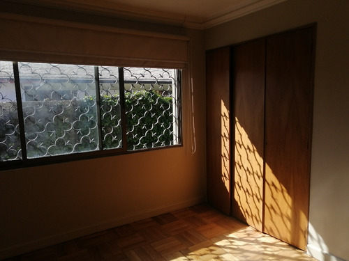 Avenida España, Casa Un Pisos, Aislada, Excelente Ubicación