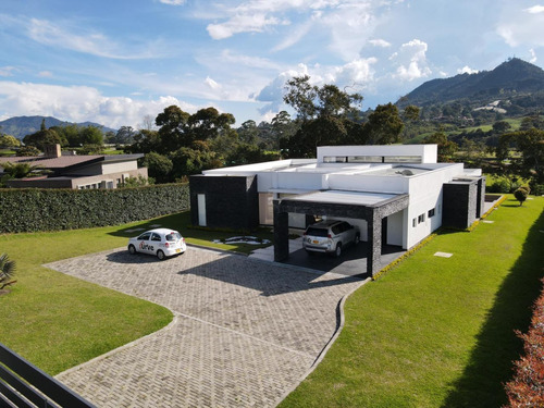 Casa Moderna En Venta En Llanogrande, Rionegro, Antioquia. 