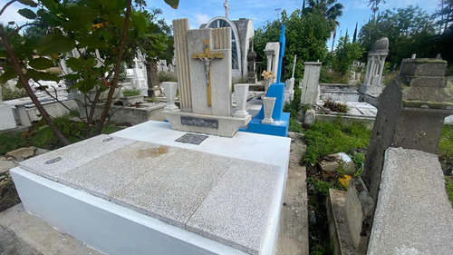 Tumba De 14 Gavetas Panteón De Mezquitán