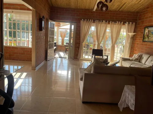Venta Espectacular Casa Campestre, Precio De Oportunidad. A Puerta Cerrada. De Un Piso; Entre La Cumbre Y Pavas. Lote 1.000 Mtrs.
