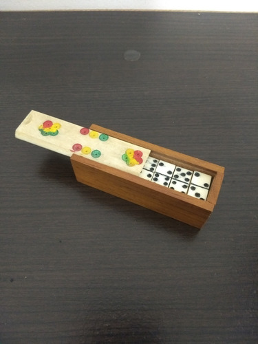 Mini Domino 28 Piezas Caja Madera Juego De Mesa Miniatura 