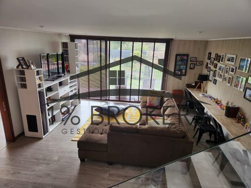 Increible Casa En Exclusivo Condominio De Lo Barnechea