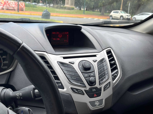 Imagen 13 de 19 de Ford Fiesta 1.6 Kinetic Titanium