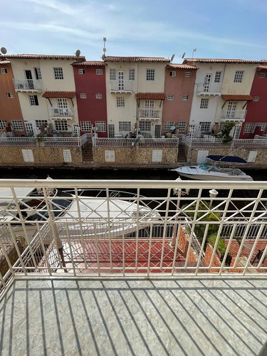 Imagen 8 de 18 de Townhouse En Alquiler En Lecheria C.r Villas Martinique