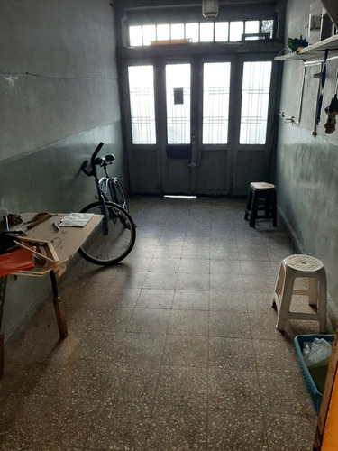 Imagen 5 de 8 de Venta Ph 2 Amb Con Cochera, A Refeccionar! Excelente Ubicación.