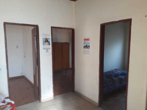 Casa Em Baependi Sul De Minas , Terra De Nhá Chica , Casa Com 03 Quartos , Porão , Galinheiro , Lavanderia. - 285