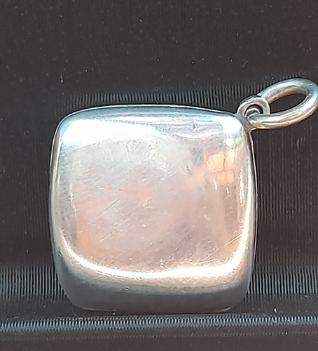 Relicario De Plata Antiguo Usado Con Monograma (Usado)