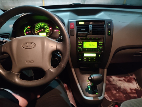 Imagem 9 de 12 de Hyundai Tucson 2010 2.0 Gls 4x2 Aut. 5p