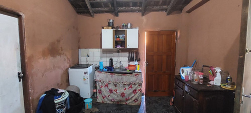 Vendo Casa En El Barrio Santa María, A Una Cuadra De La Ruta Sexta: 1 Habitación Y 2 Baños.