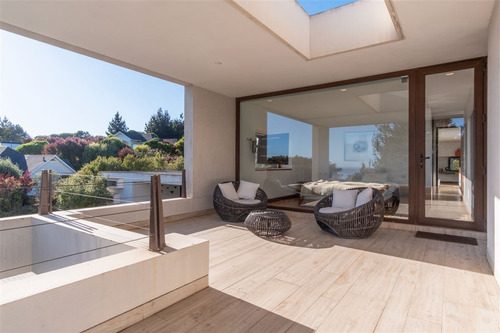 Moderna Casa En Condominio Cantagua Con Vista Al Mar