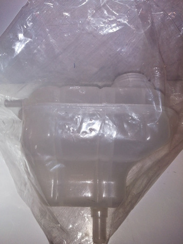 Imagen 3 de 4 de Deposito De Refrigerante Chevrolet N300/n200