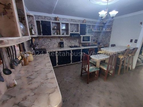 Town House En Venta En Tazajal Naguanagua Carabobo Excelente Ubicación Gmp