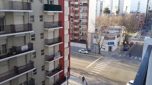 Imagen 6 de 7 de Hermoso 1 Amb.pleno Centro,impecable A La Calle,dueño Direct