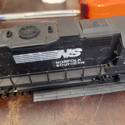 Locomotiva Ho Emd Gp38 Ns Atlas 8 Polegadas /22
