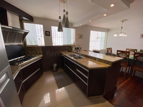 Imagen 26 de 30 de Casa_en_venta_en_caracas_en_santa-sofia_ Rah-21-17668 Orlando Figueira 04125535289/04242942992