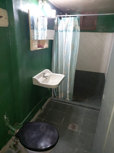 Imagen 12 de 15 de Casa A La Vta A Refaccionar Con Cochera