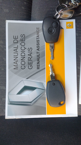 Imagem 10 de 15 de Renault Logan 1.0 Expression 16v Flex 4p Manual