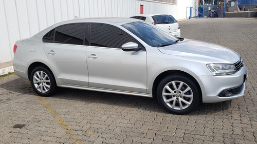 Volkswagen Jetta 2.0 Comfortline Flex 4p Automática