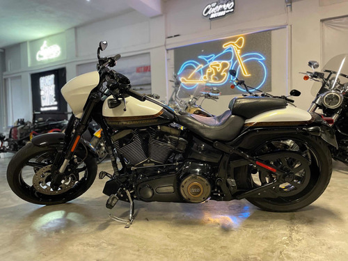 Harley Davidson Softail Breakout Cvo