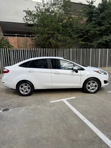 Ford Fiesta 1.6 Sportback Se Mecánica