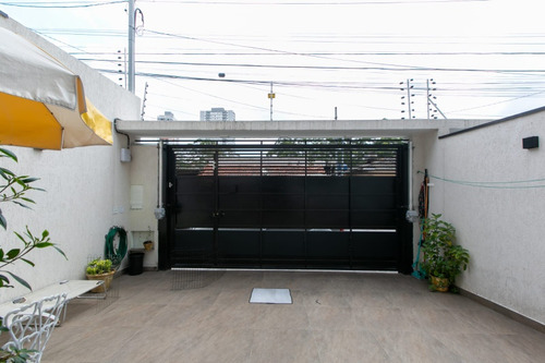 Sobrado À Venda Itaquera | 2 Suítes | 120m2 | Próx. Metrô