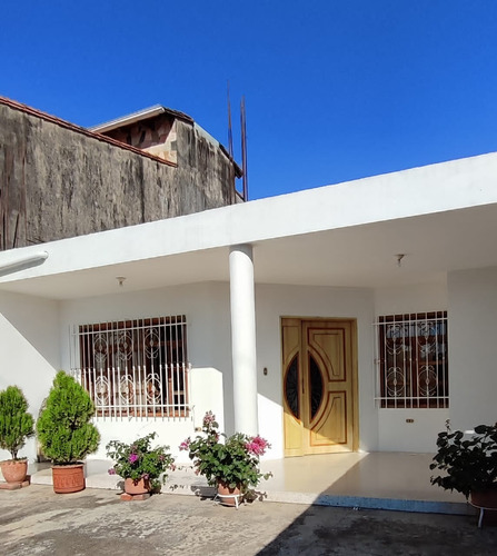 Hermosa Casa De 1 Nivel Urb. Mérida Yadiraz 