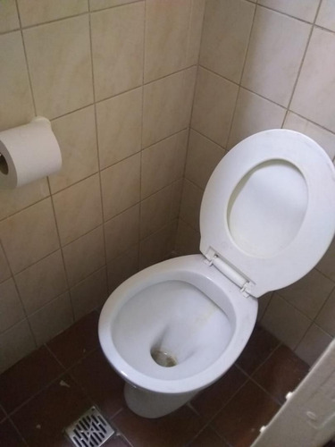 Imagen 3 de 10 de En Venta En Ciudad Jardin Local En Galeria Al Lado Bonafide Sobre Boulevard San Martin En Planta Baja 15m2, Con Baño F: 8897
