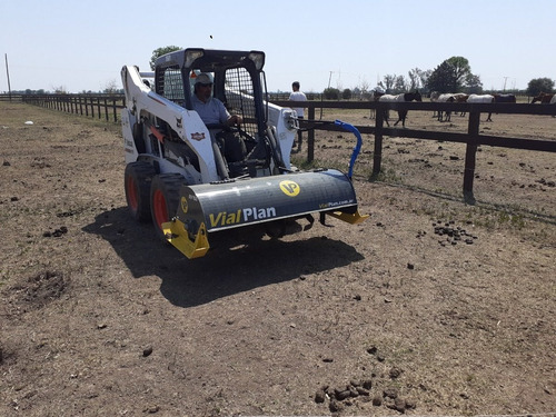 Implemento Rotovator Minicargadora Vialplan, Bobcat