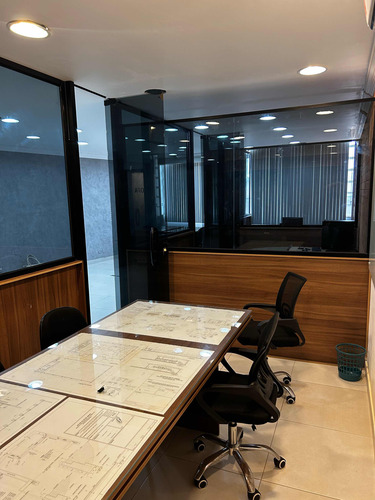 Sala Comercial Mobiliada E Com Equipamentos De Escritório