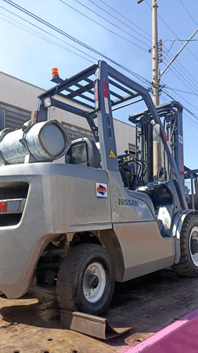 Empilhadeira Nissan Pl30 Ano 2016 3t Triplex Deslocador