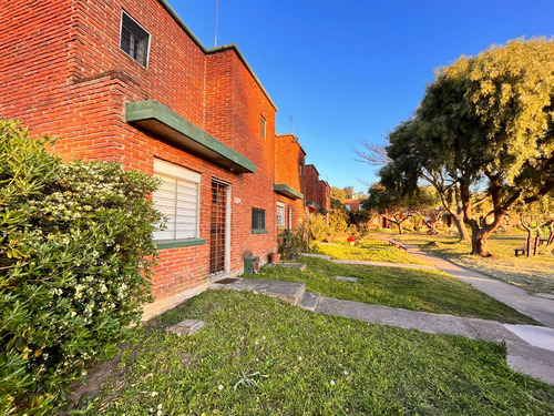 Complejo Cerrado En Sayago - Buena Casa De 3 Dorm