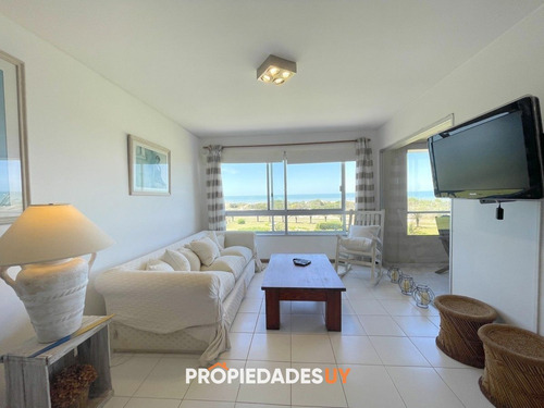 Excelente Precio, Dpto. En Primera Linea De Playa Brava - 3 Dorm. + Dependencia