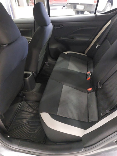Imagen 10 de 11 de Nissan Versa Advance Cvt