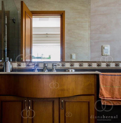 Imagen 20 de 25 de Venta De Casa De 4 Dormitorios Frente Al Mar En Mansa Punta Del Este