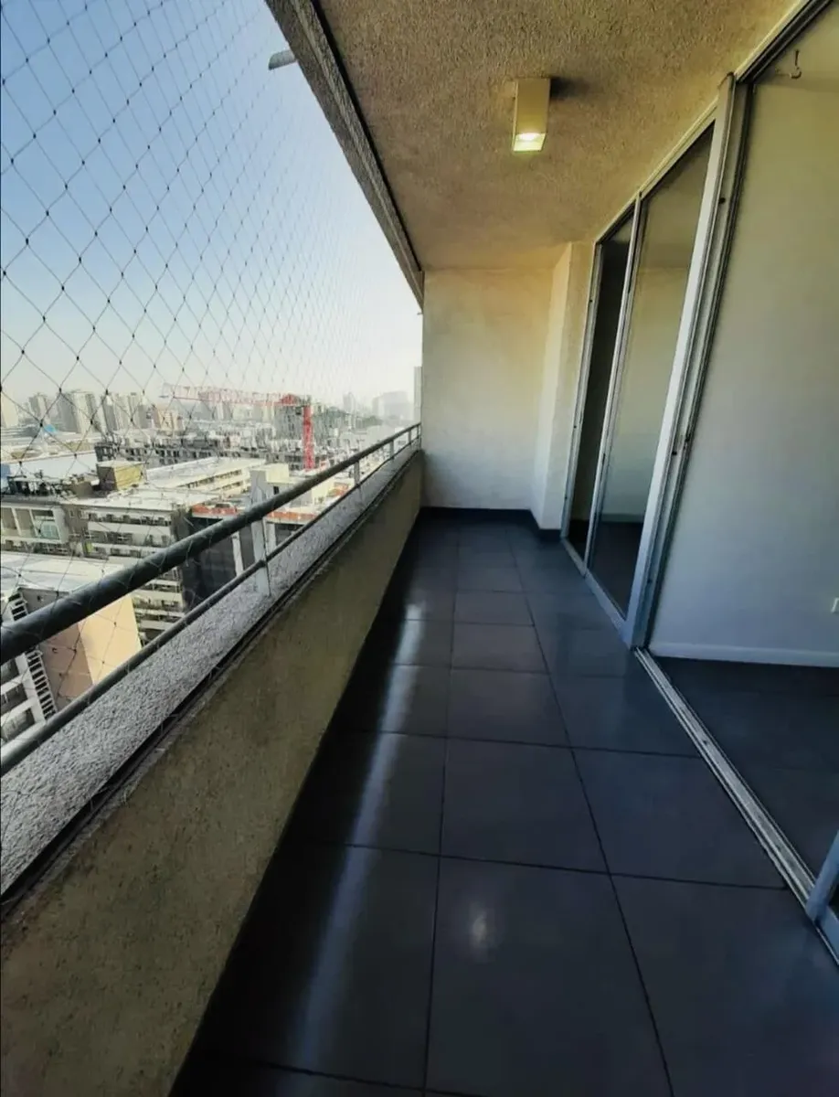 Imagen 1 de 8 de Estupendo Y Cómodo Dpto En Pleno Santiago Centro
