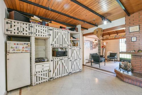 Imagen 23 de 30 de Casa En Planta Alta En Venta Tres Dormitorios Con Terraza Y Parrillero Microcentro