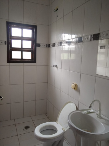 Imagem 7 de 13 de Casa Em Mongaguá Com Amplo Quintal Nos Fundos! Ref.: 8717 E