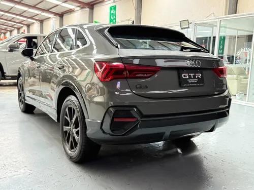 Audi Q3 Select 2022