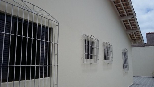 Casa Com Varanda E Quintal No Jamaica Em Itanhaém - 2597 Npc
