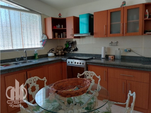 En Venta Casa Con Piscina En Higuerote + Anexo (pe)