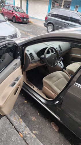 Nissan Sentra 2.0 Custom Cvt